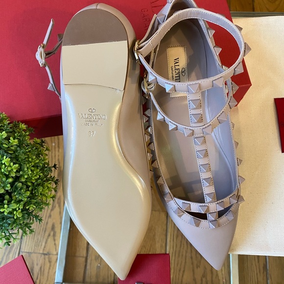 ✨NEW✨ Valentino Rockstud T-strap Ballerina 37 7 - Picture 3 of 5